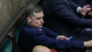 ziobro wróci i stanie przed sądem? polacy nie mają co do tego wątpliwo