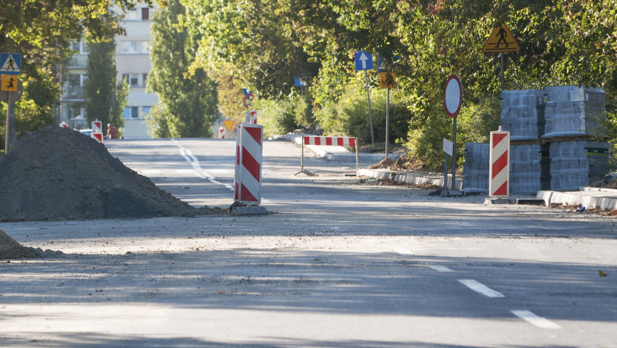 Na 13 z 55 pozytywnie ocenionych wniosków dotyczących remontów dróg lokalnych ma wystarczyć pieniędzy w przyszłorocznej puli woj. opolskiego z Narodowego Programu Przebudowy Dróg Lokalnych. Samorządowcy nie kryją niezadowolenia.