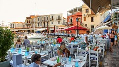 Grčka kreće u borbu protiv masovnog turizma i zaštitu manjih naselja 