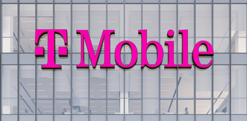 Emeryt po powrocie z wakacji dostał rachunek z T-Mobile. Kwota go zmroziła