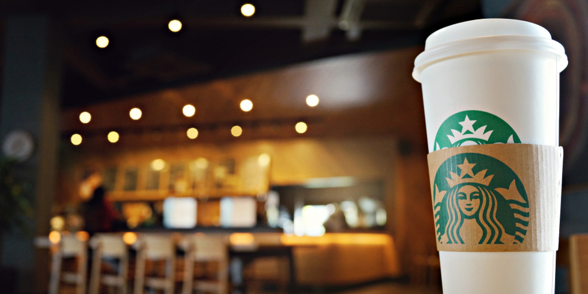 Niedawno Starbucks zapowiedział zamknięcie 16 kawiarni "ze względów bezpieczeństwa"