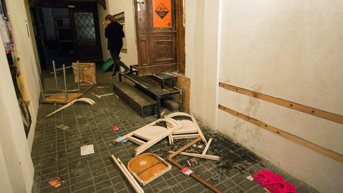 Atak na anarchistyczną klubokawiarnię w Poznaniu