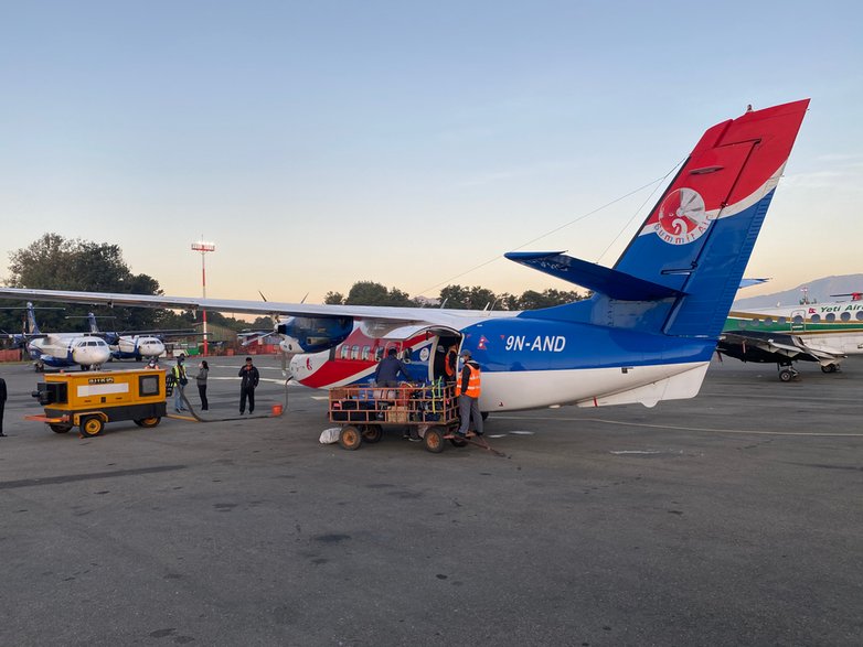 Po wylądowaniu w Lukli. Himalaje Nepalu, rejon Khumbu