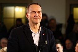 Sikorski o aferze z ambasadorem USA i naszej prawicy. "Czołobitność i frajerstwo"