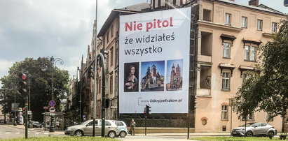 W centrum Krakowa pojawiła się kontrowersyjna reklama
