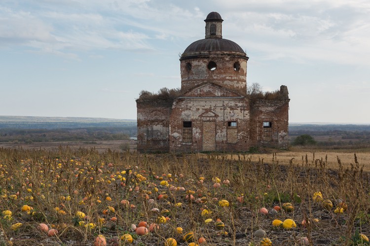 MAJESTATYCZNE. MISTYCZNE. OPUSZCZONE KOŚCIOŁY (15)