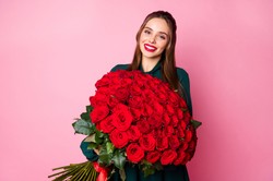 Krótkie i piękne życzenia na Dzień Kobiet 2025 - 8 marca. Gotowe do wysłania SMS i na kartkę