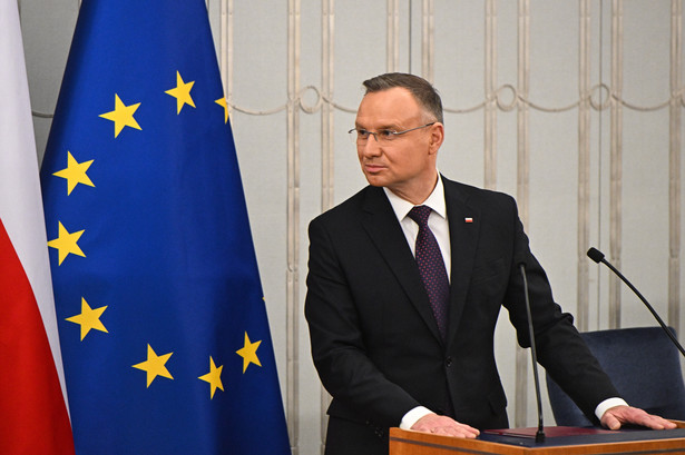 Warszawa, 13.11.2023. Prezydent Andrzej Duda przemawia podczas pierwszego posiedzenia Senatu XI kadencji na sali obrad izby w Warszawie, 13 bm. Senat XI kadencji został wybrany w wyborach 15 października 2023 r. (jm) PAP/Radek Pietruszka