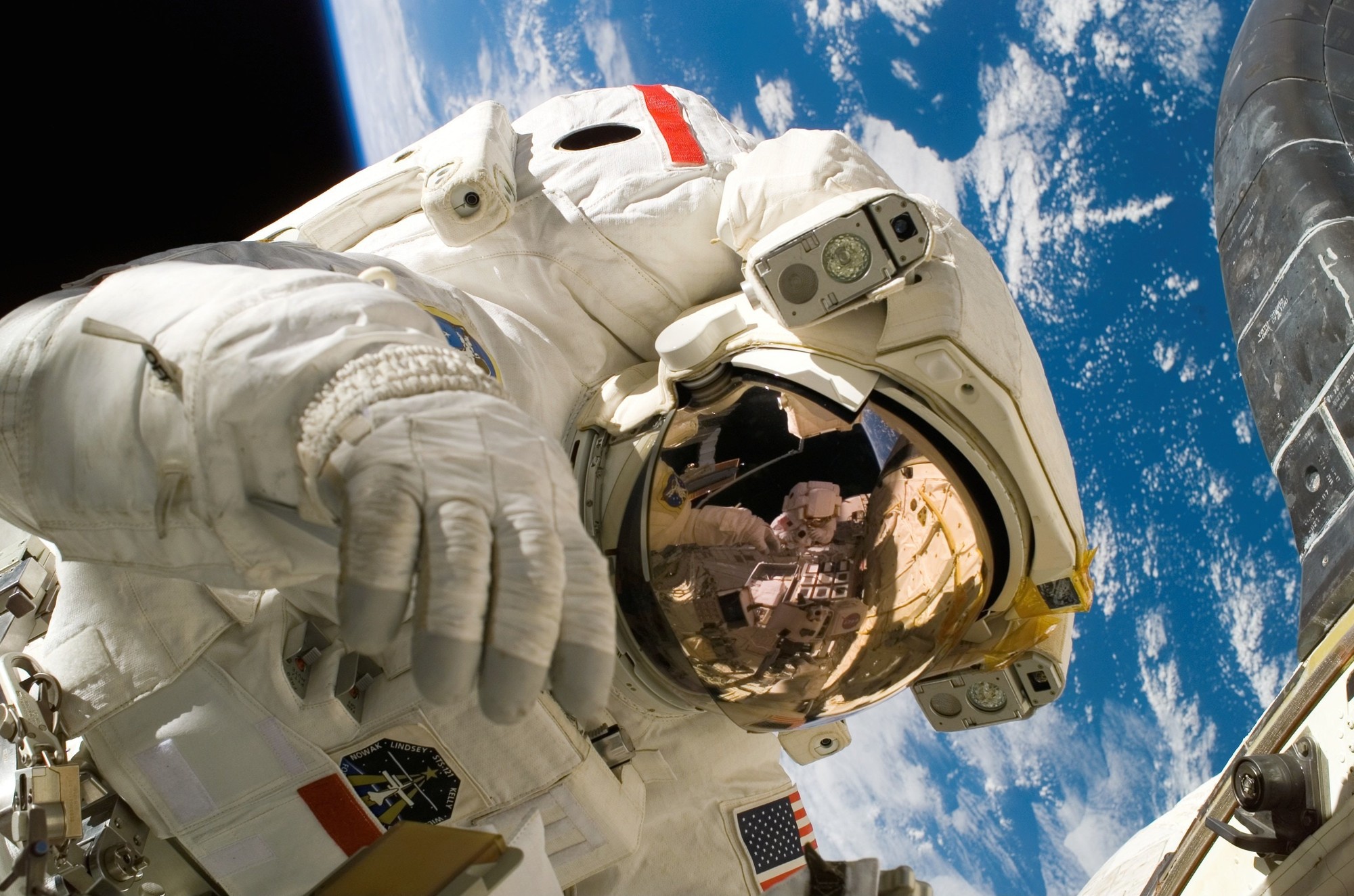 Drogy by astronautom pomohli čeliť extrémnemu fyzickému a psychickému tlaku.