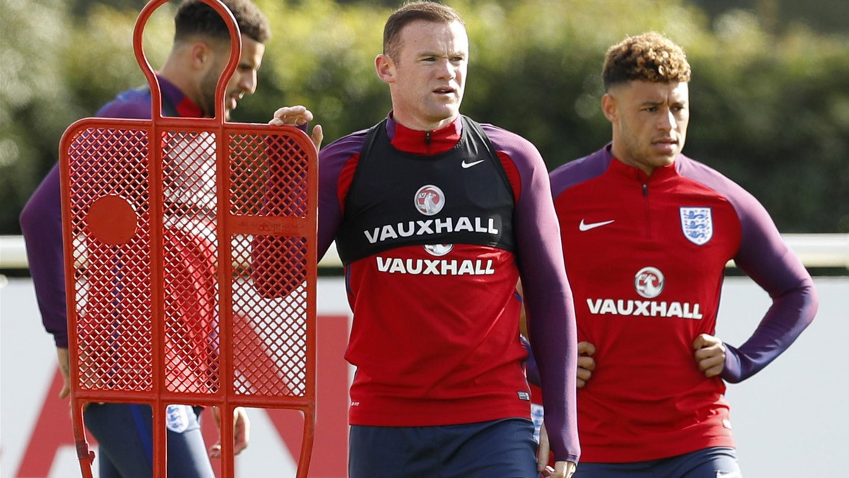 Wayne Rooney nie zagra w wyjściowym składzie reprezentacji Anglii we wtorkowym meczu eliminacji mistrzostw świata ze Słowenią. W sobotę 30-letni napastnik rozegrał całe spotkanie przeciwko Malcie, ale został wygwizdany przez kibiców na Wembley.