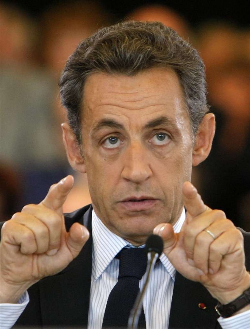 Francja upada. Sarkozy znienawidzony