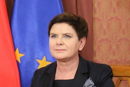 Beata Szydło, Maris Kucinskis