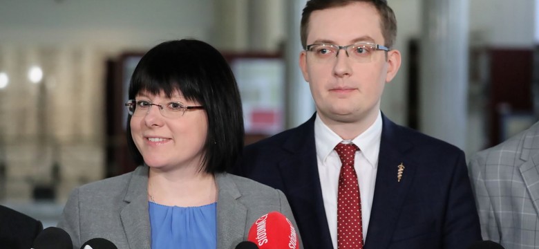 Burza wokół Karty LGBT+. Koalicja Propolska nie chce "oficerów propagandy homoseksualnej" w szkołach