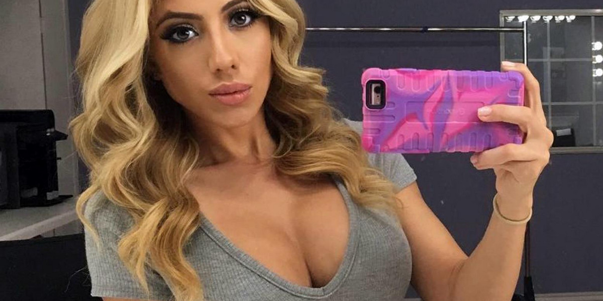 Valeria Orsini i jej ponętny biust