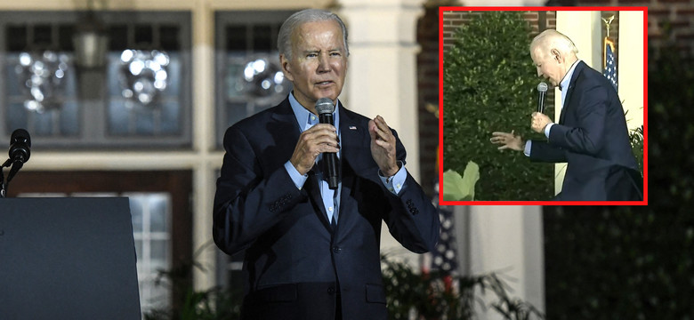Joe Biden niemal spadł ze sceny podczas przemówienia. "O, to jest czarne" [WIDEO]