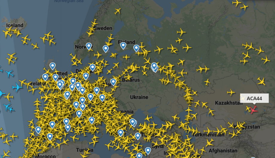 Samoloty omijają niebo nad Ukrainą.