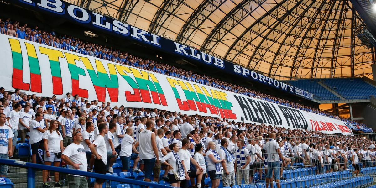 Wojewoda zamknął trybunę na stadionie w Poznaniu