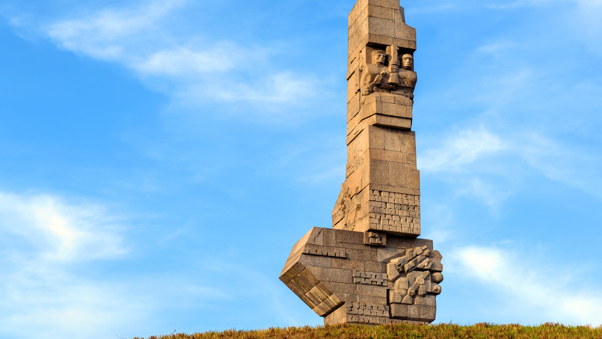 <strong>Usprawnienie budowy Muzeum Westerplatte i Wojny 1939 w Gdańsku zakłada specustawa ws. Westerplatte przyjęta w czwartek przez Sejm. Projekt ustawy autorstwa posłów PiS był krytykowany przez opozycję oraz władze Gdańska. Za ustawą głosowało 262 posłów, przeciw było 164, od głosu wstrzymał się jeden. Wcześniej posłowie odrzucili wniosek o odrzucenie ustawy oraz cztery poprawki dotyczące m.in. zmiany jej tytułu.</strong>