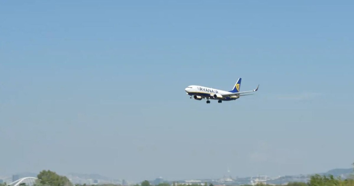 Horror egy Ryanair-repülőgépen: a fedélzeten vesztette életét egy férfi
