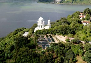 Manastir Svete Trojice, Gvatemala