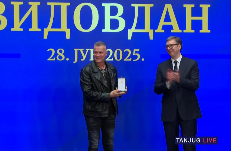 Predsednik Aleksandar Vučić uručio Vidovdanski orden Đorđu Davidu