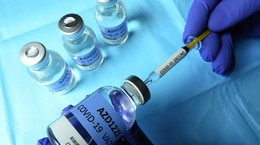 Dr Dzieciątkowski o szczepionce AstraZeneca: lepiej mieć gorączkę przez dwa dni niż narazić się na COVID-19