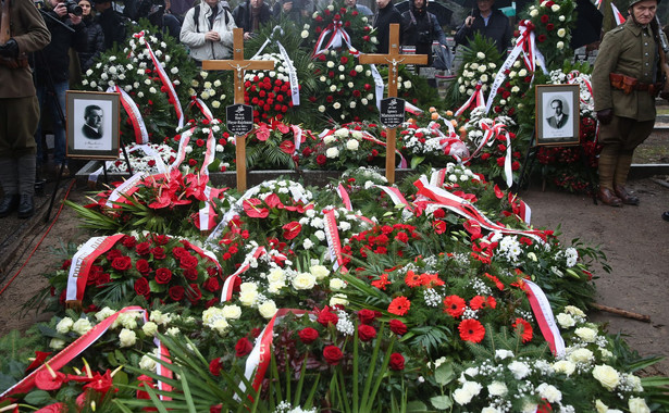 Uratowali polskie złoto przed hitlerowcami. Po latach spoczęli na Powązkach