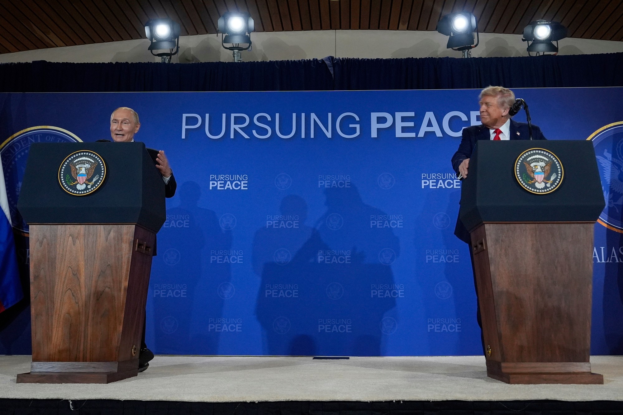 Putin na tlačovej konferencii s Trumpom.