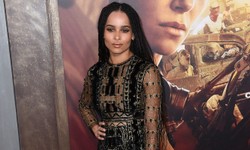 Zoë Kravitz dziewczyną z rewolwerem w ręku