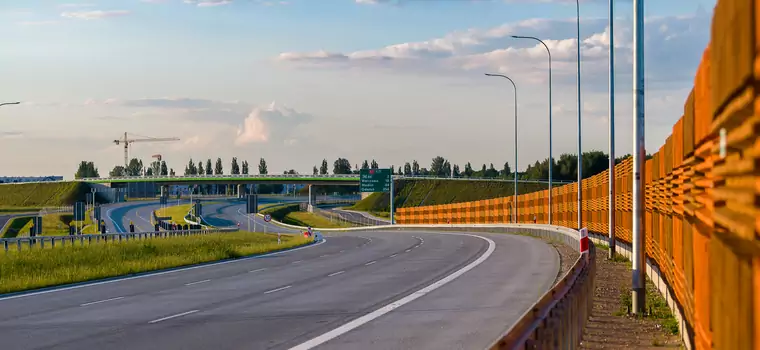 Ekrany akustyczne różnego typu i ciche nawierzchnie. Tak walczy się z hałasem na drogach