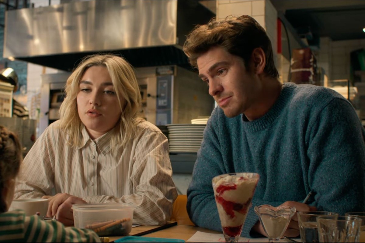 Florence Pugh i Andrew Garfield w filmie "Sztuka pięknego życia"