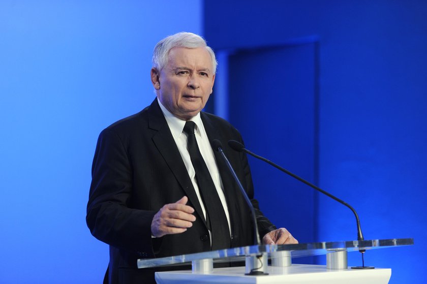 Jarosław Kaczyński interweniował ws. Dubienieckiego - podał „Newsweek”