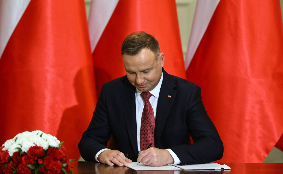 Nowa Karta Nauczyciela. Podwyżki i nie tylko. Prezydent podpisał nowelizację