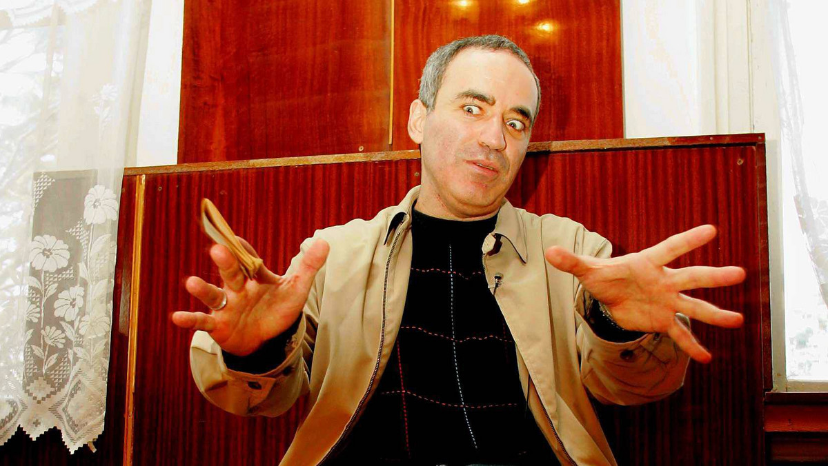 - Kreml opłaca wielkich europejskich polityków - mówi "Newsweekowi" Garri Kasparow, były mistrz świata w szachach, a obecnie jeden z największych przeciwników Władimira Putina. Jak twierdzi, z rosyjskich pieniędzy korzystają m.in. Niemcy, Finowie i b. premier Włoch Silvio Berlusconi.