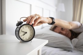 Da li znate kada se POMERA SAT ove godine i da li pomeramo kazaljke UNAPRED ILI UNAZAD?