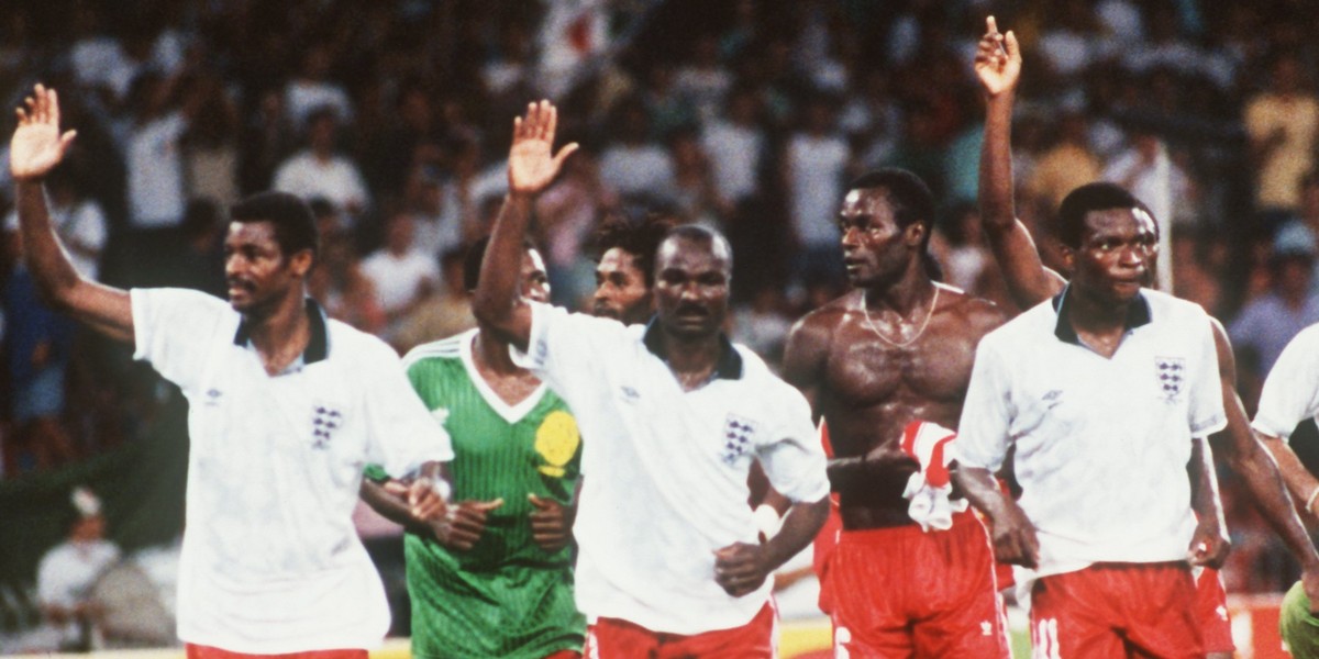 Roger Milla (w środku) był najlepszym afrykańskim piłkarzem XX wieku