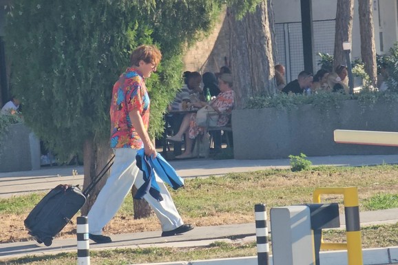 NAŠ PEVAČ KUPIO STARAČKI DOM U CRNOJ GORI Uložio milione u ovaj luksuzni objekat: "Ceo život imam strah od siromaštva"