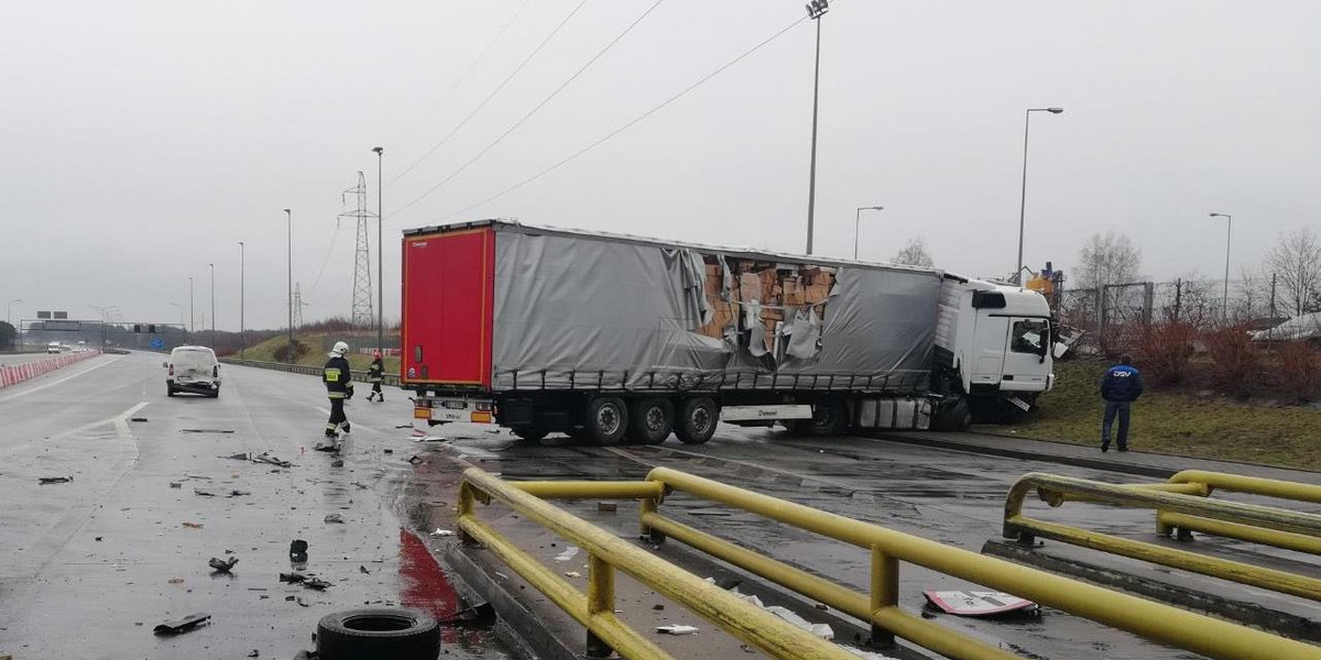 Pijany staranował samochody na A2. Jest decyzja ws. Łotysza