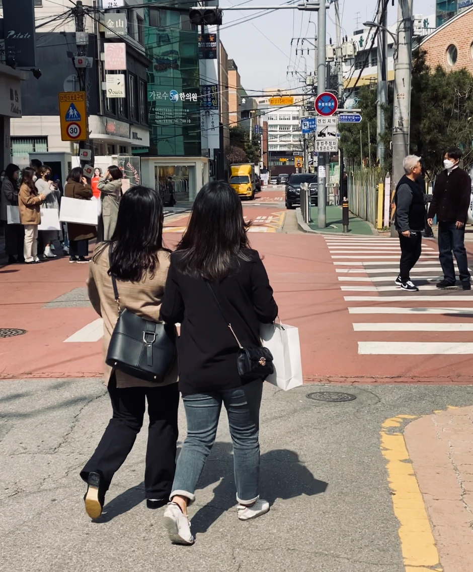 I dalje ljudi normalno kupuju i druže se