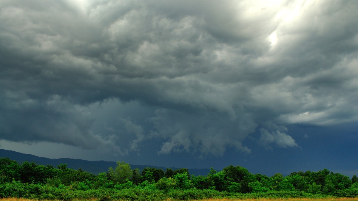 Instytut Meteorologii i Gospodarki Wodnej wydał w sobotę ostrzeżenia pierwszego stopni przed burzami z gradem dla woj.: podkarpackiego, małopolskiego, śląskiego, opolskiego i dolnośląskiego.