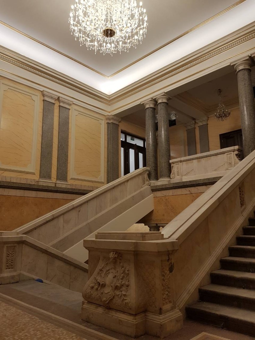 Drugi sprat stepenišnog prostora sa Trga republike