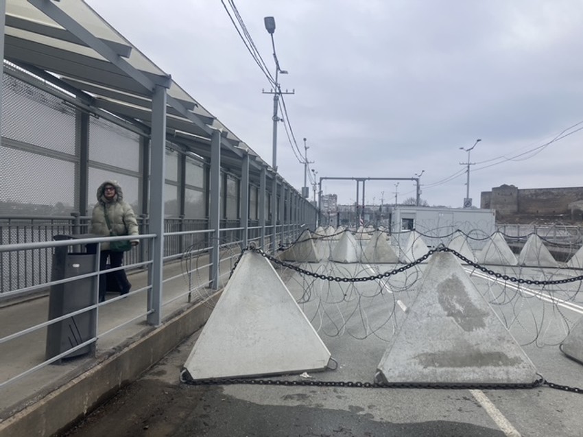 Samo pešaci mogu da prođu kroz granični prelaz