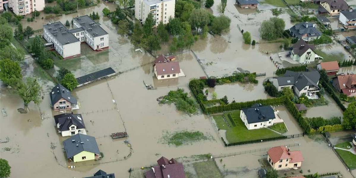 Powodzianie na celowniku oszustów!