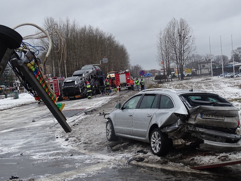 Skoda wpadła pod siedem aut