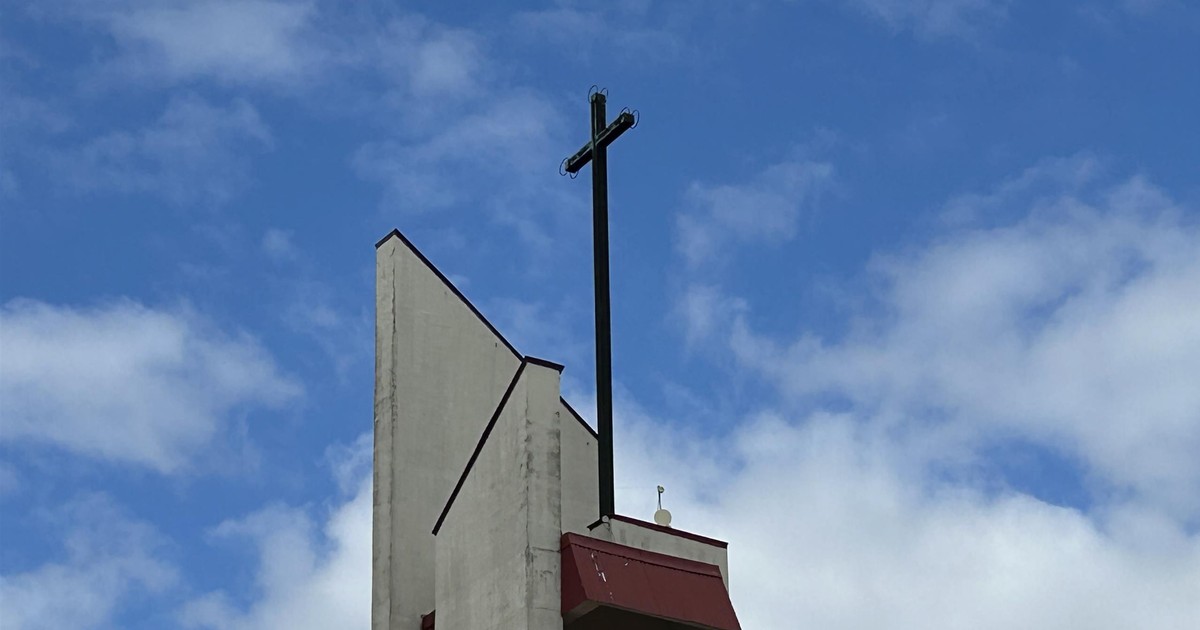Polacy wydaja miliony na kościół. Tak jest za granicą