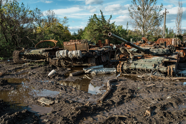 Zniszczony rosyjski sprzęt w rejonie miasta Izium.