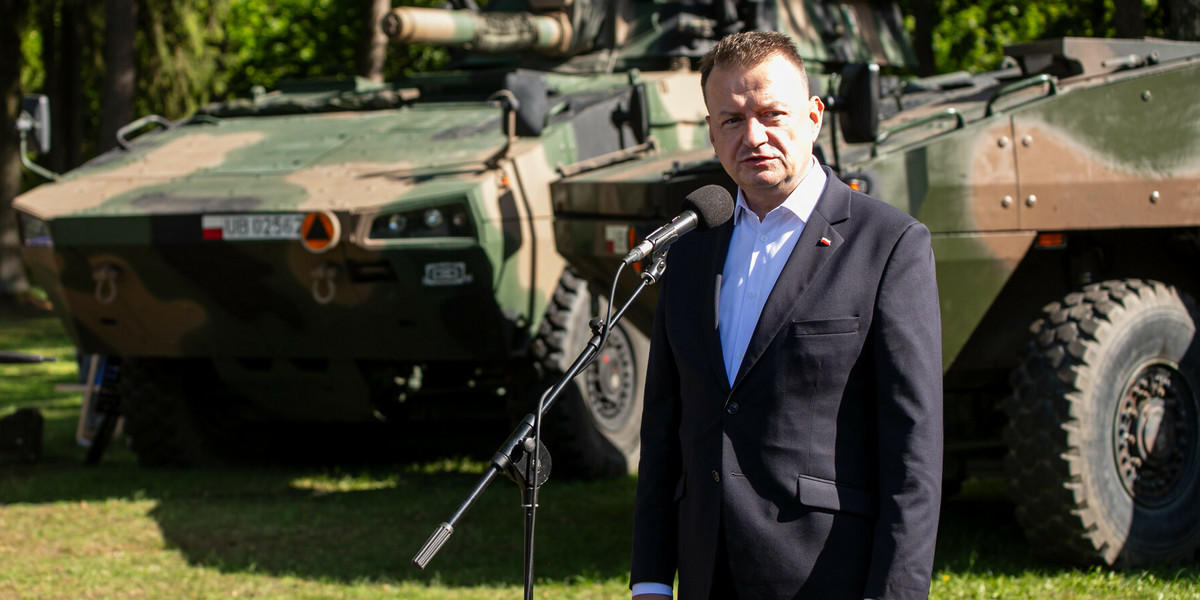 Były minister obrony narodowej Mariusz Błaszczak podczas pikniku w sierpniu 2023 r.