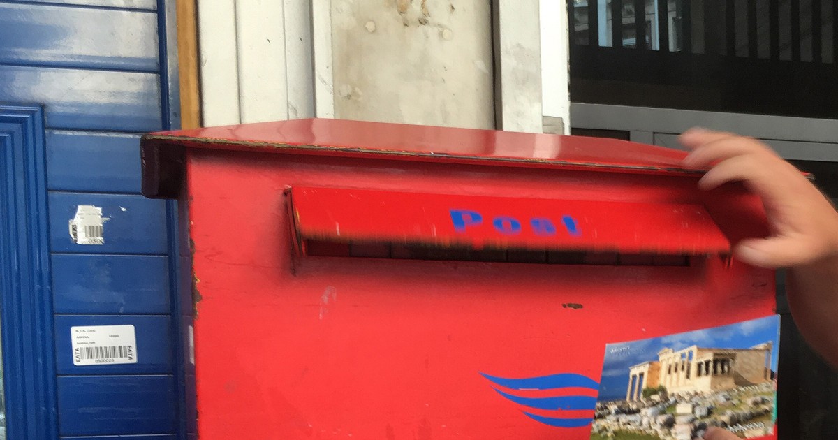 Czerwone skrzynki znikną z ulic. Zwalniają 1,5 tys. osób