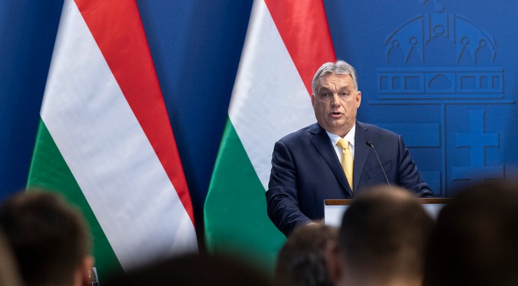 Orbán Viktor sajtótájékoztatót tart 2020 január 9-én a Karmelita kolostorban