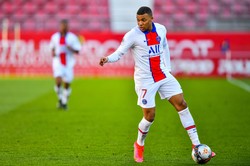 Paris Saint-Germain nie dało szans Dijon. Dwa gole Mbappe